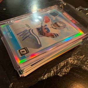 Football deck of 25 1 autograph 1 memorabilia card